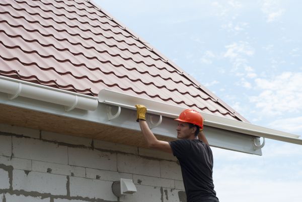 Rain Gutter Repair in Sunbury