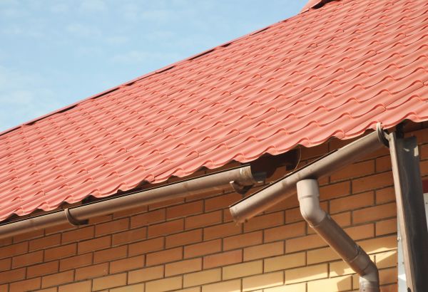 Loose Gutter Repair in Sunbury